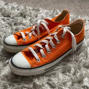 Orange low top converse